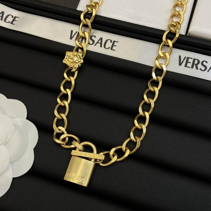 Versace Necklaces 80